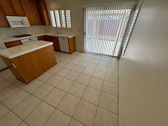 4th image of 7192 Mizzen Ct