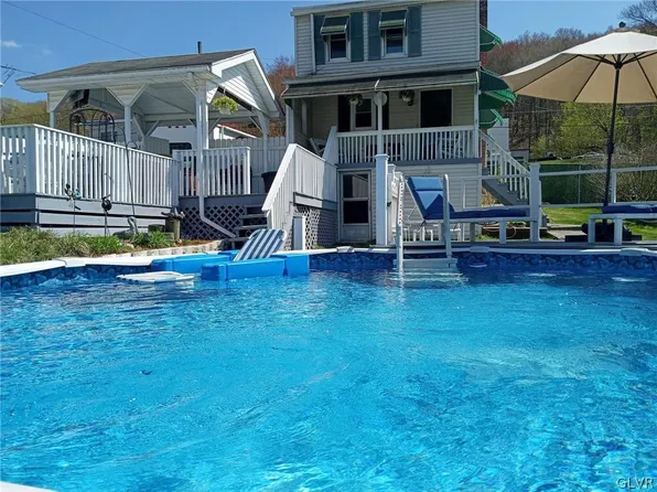 703 W Spruce St, Mahanoy City, PA 17948