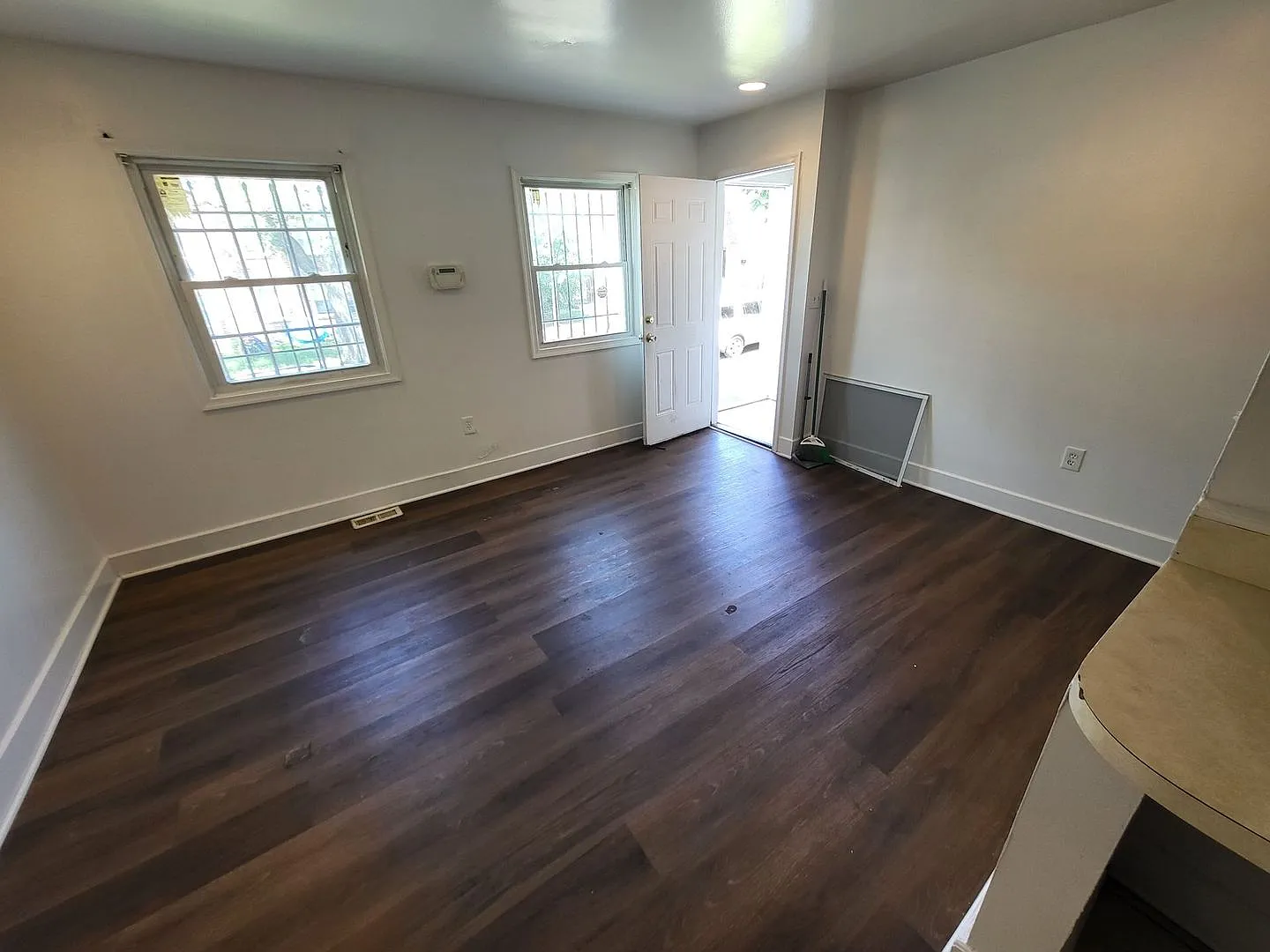 517 Baltic Ave — Photo 2