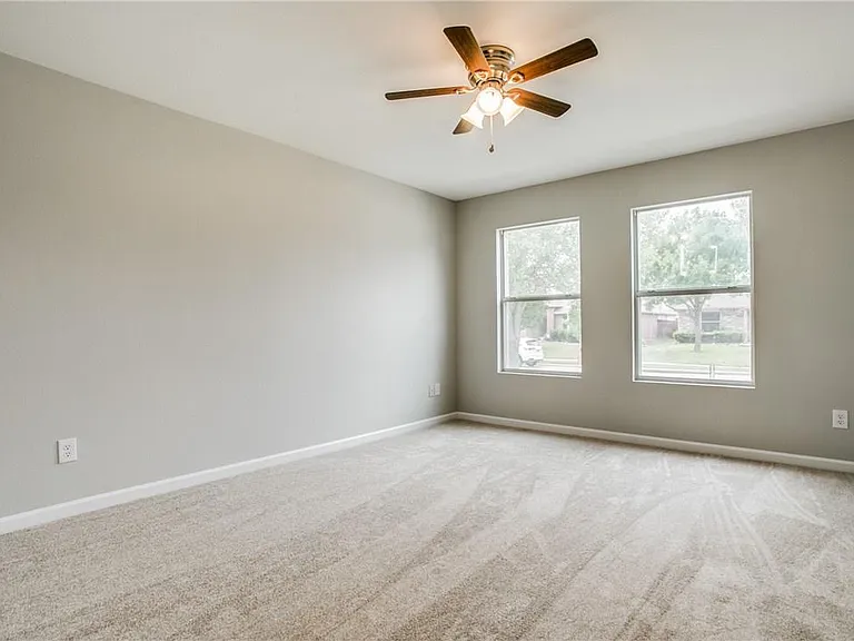 708 Claiborn Ln — Photo 8