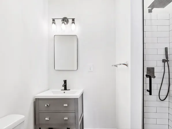 142 West 11th Street image 6 of 7