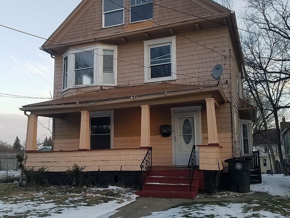 1st image of 901 E Buchtel Ave