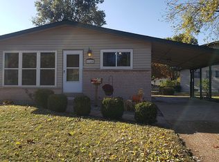 1140 Flora Ln, Florissant, MO