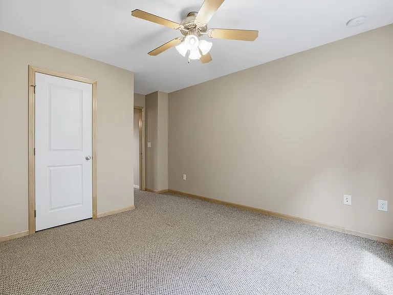 2414 Catskill Ct — Photo 22