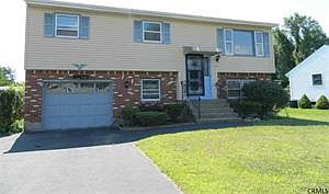 1st image of 15 Nicole Dr