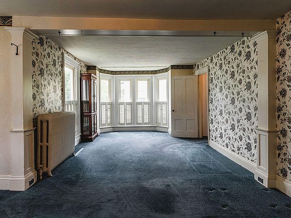5th image of 27 Warren Street