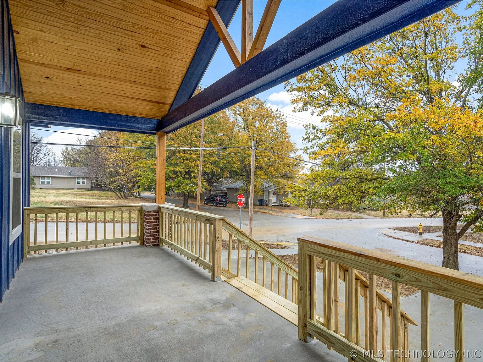 2 bed, 1.5 bath, 1000 sqft, $1,650 — Photo 3