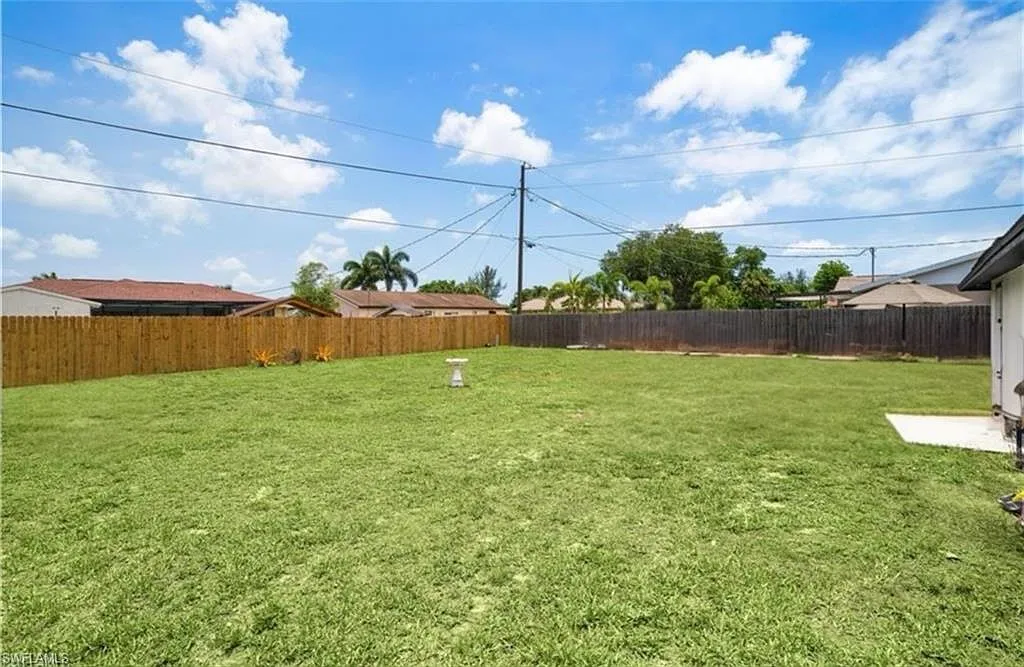 3 bed, 2.0 bath, 1140 sqft, $2,600 — Photo 4