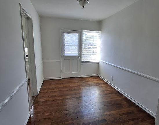 4th image of 722 S Old Ranch Rd APT B