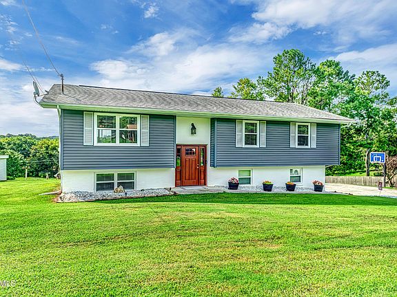 3rd image of 2761 Cedar Cir