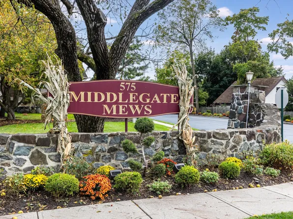 575 Grove St #D, Clifton, NJ 07013