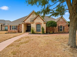 912 Queen Elizabeth Dr, Mc Gregor, TX 76657