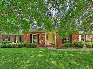 6018 Hickory Forest Dr, Charlotte, NC 28277
