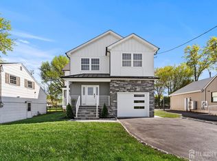 695 Inman Ave, Colonia, NJ 07067