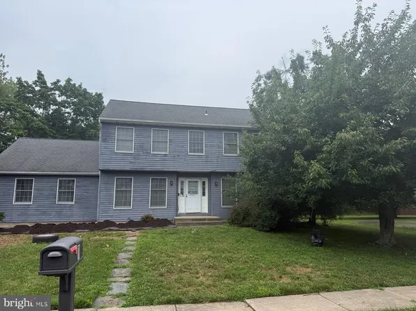 1 Dutchess Ln, Dayton, NJ 08810