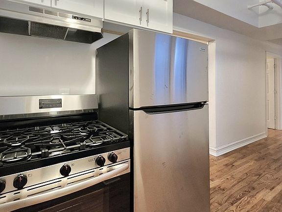 4th image of 3746 W Irving Park Rd #3746