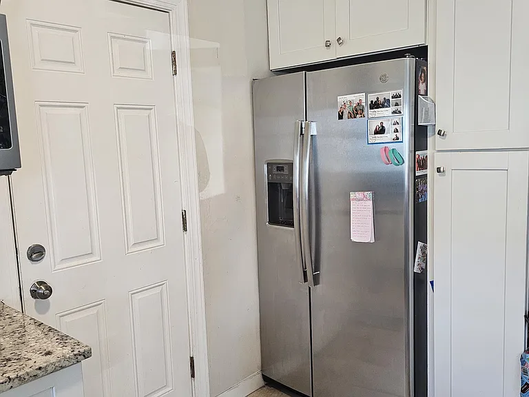 2215 32nd St SE — Photo 3