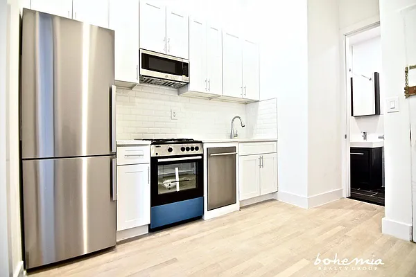 Rented by Bohemia Realty Group | media 11