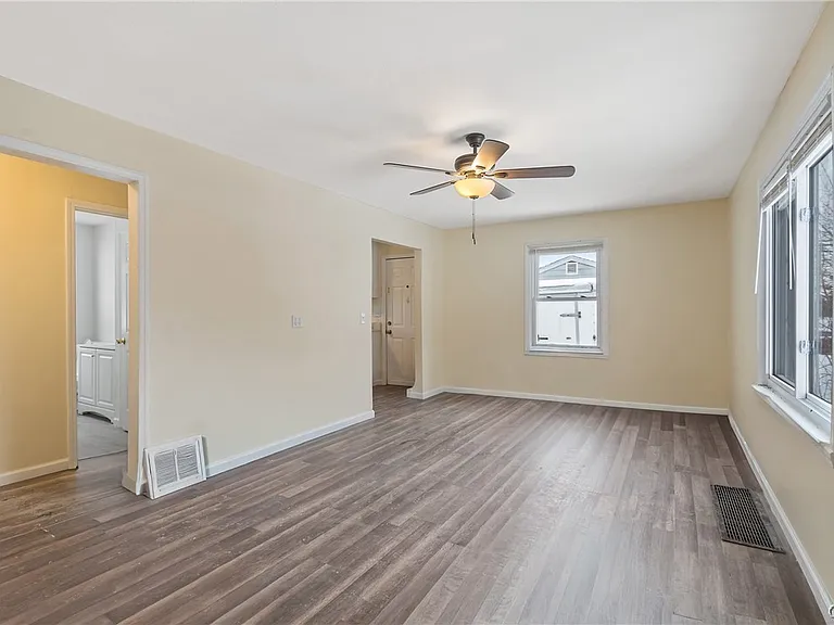 429 Beechwood Ave — Photo 3