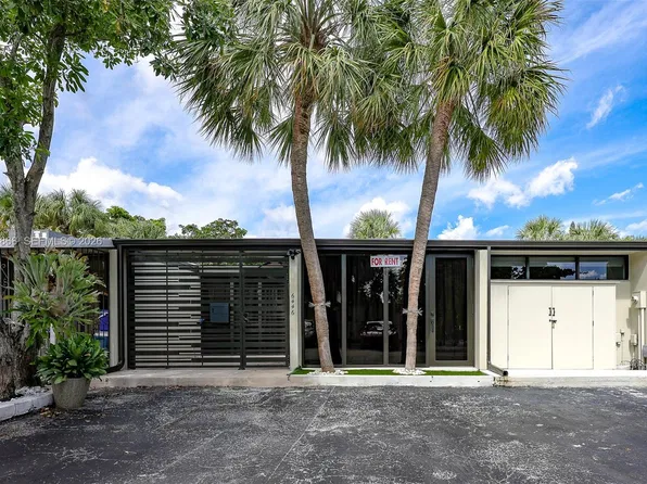 6446 Miami Lakes Dr E, Miami Lakes, FL 33014