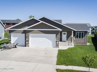 5531 Duncan Dr, Bismarck, ND 58503