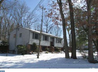 904 Acadia Dr, Turnersville, NJ 08012