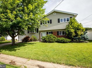 12 Sycamore Way, Hamilton, NJ 08690