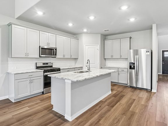 3rd image of 2114 Longchamp Ln