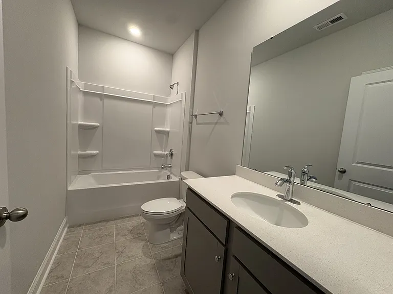 1038 Mapletree Ln — Photo 16