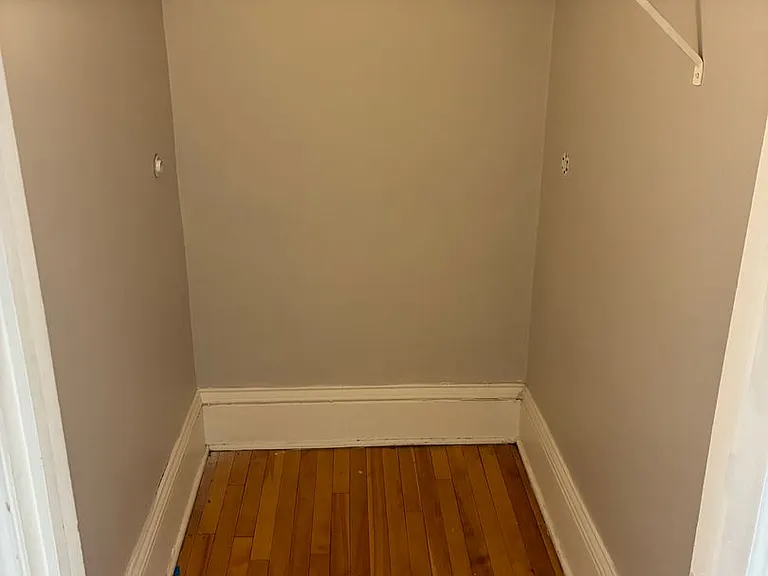 2118 Dupont Ave S — Photo 5