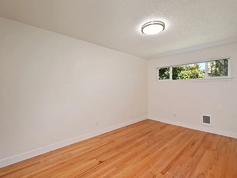 6506 4th Avenue NE — Photo 11