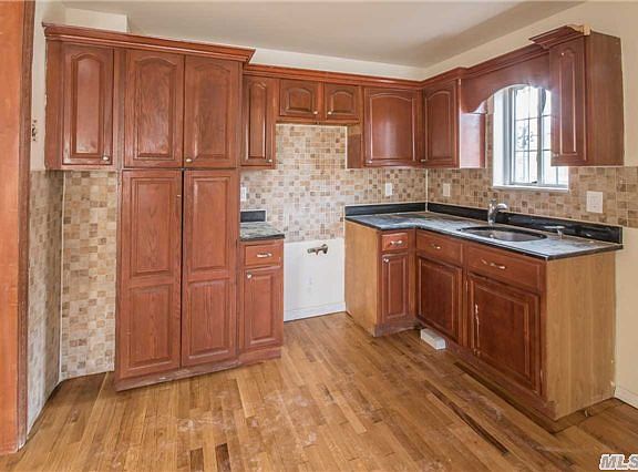3rd image of 1058 E 232nd St