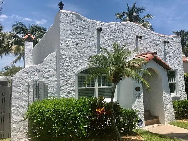 On the historic register, built in 1924.