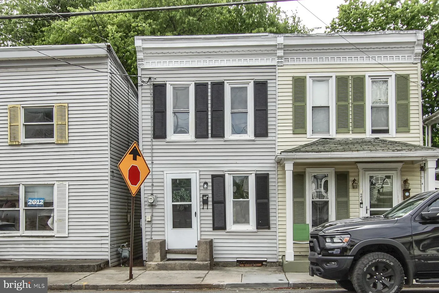 422 N West St photo 1