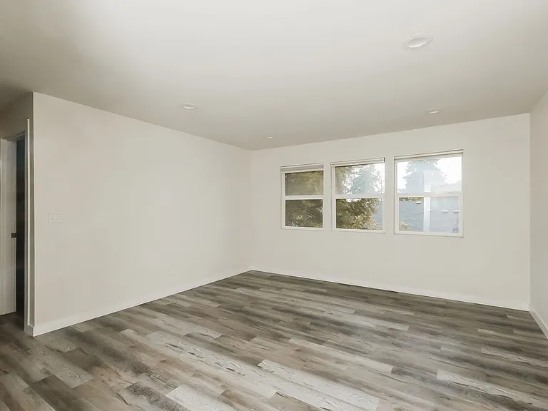 7151-7153 Fauntleroy Way SW — Photo 4