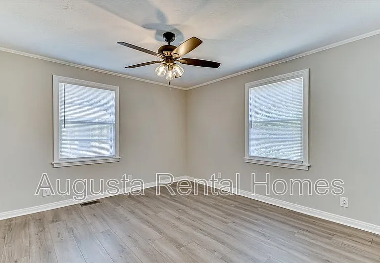 3210 York Dr — Photo 33