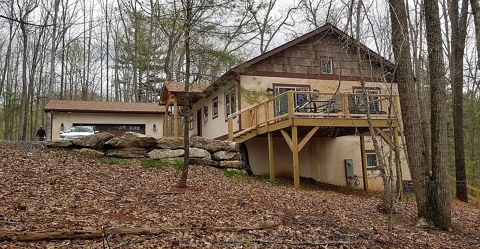 2nd image of 446 Amanda Dr