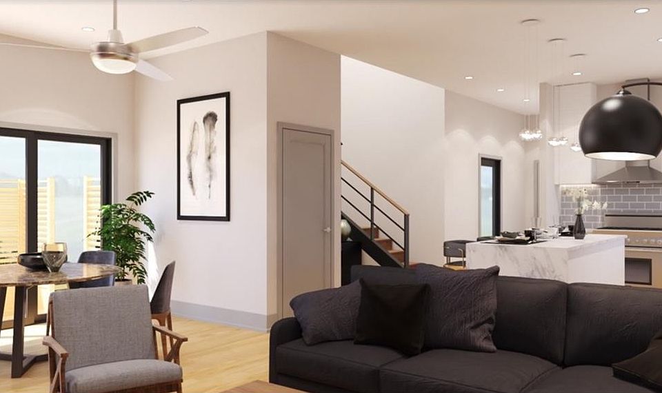 2nd image of 2030 Bellefontaine St