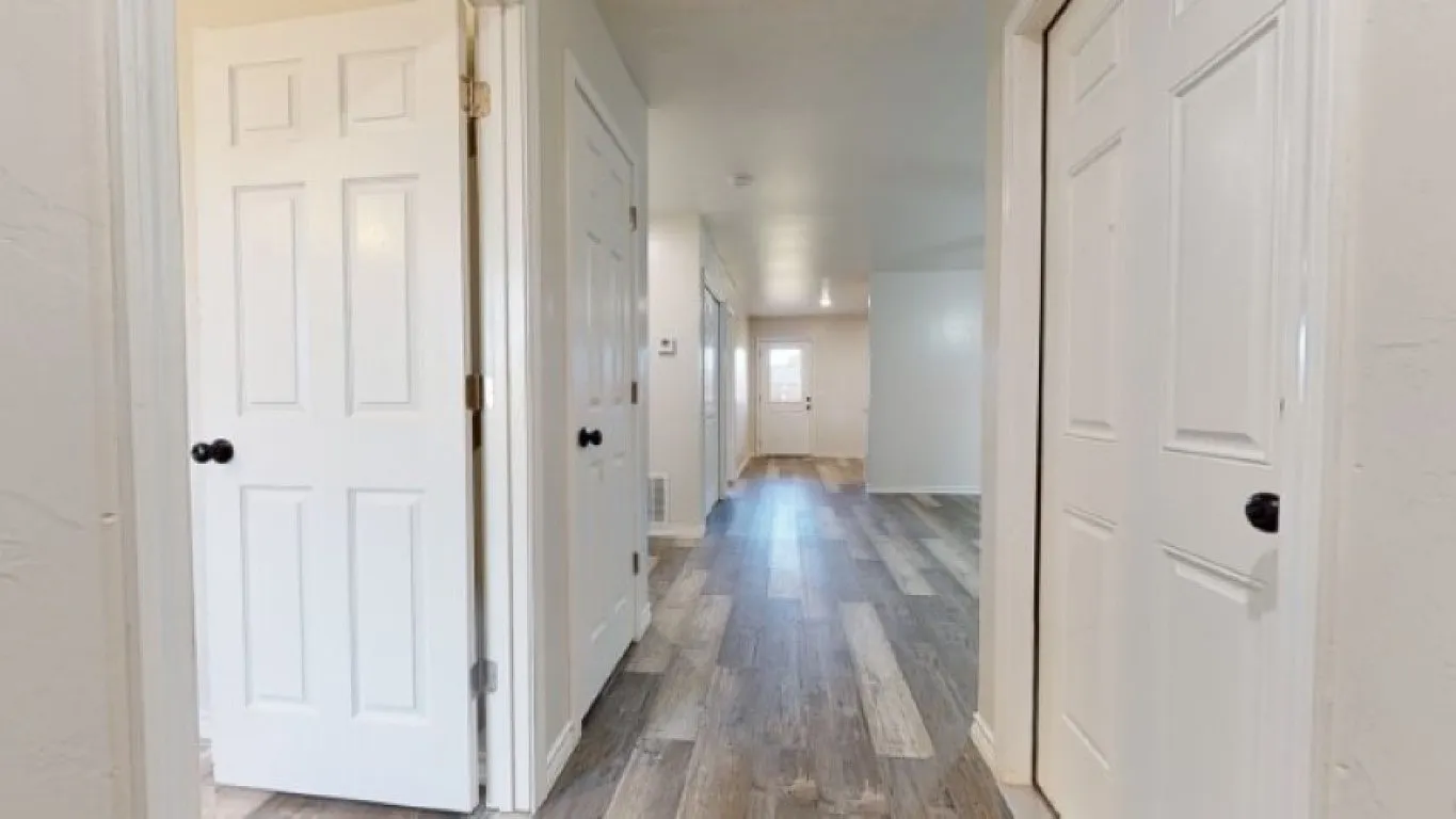 415 W James St - 1 — Photo 3