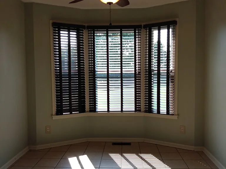 2640 Holt Ln — Photo 11