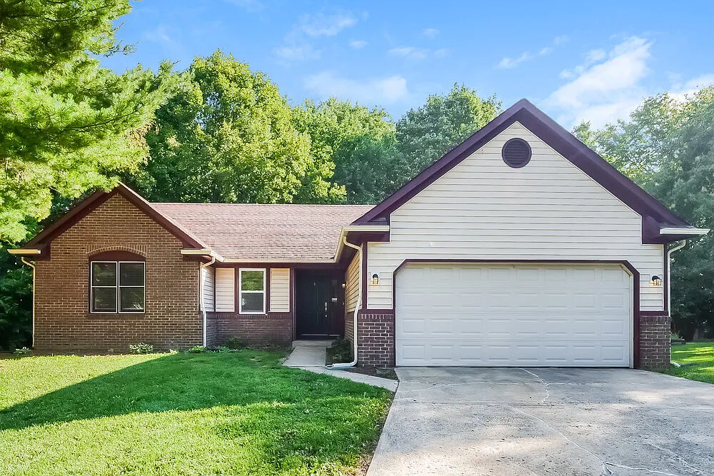 3 bed, 2.0 bath, 1380 sqft, $2,025 — Photo 1