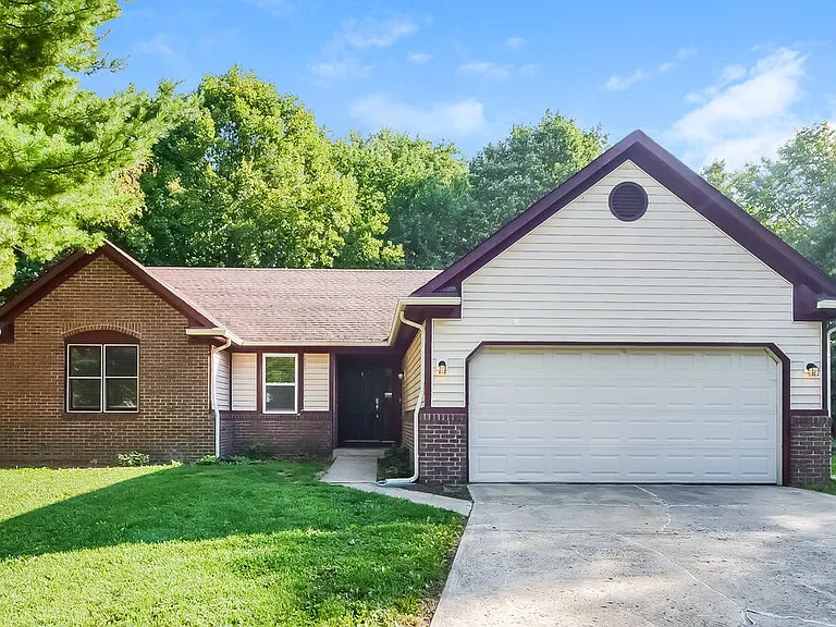5865 Petersen Ct — Photo 1