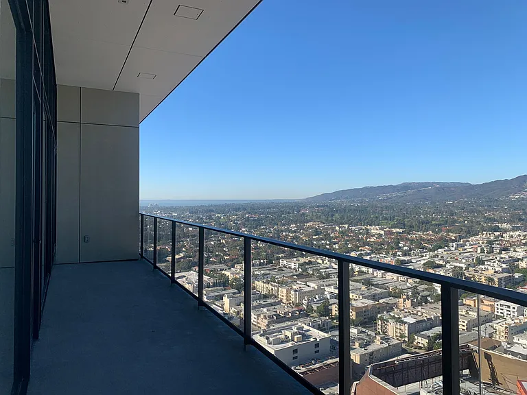 The Landmark Los Angeles — Photo 72