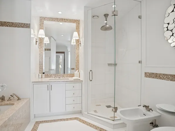 641 5th Avenue image 7 of 10