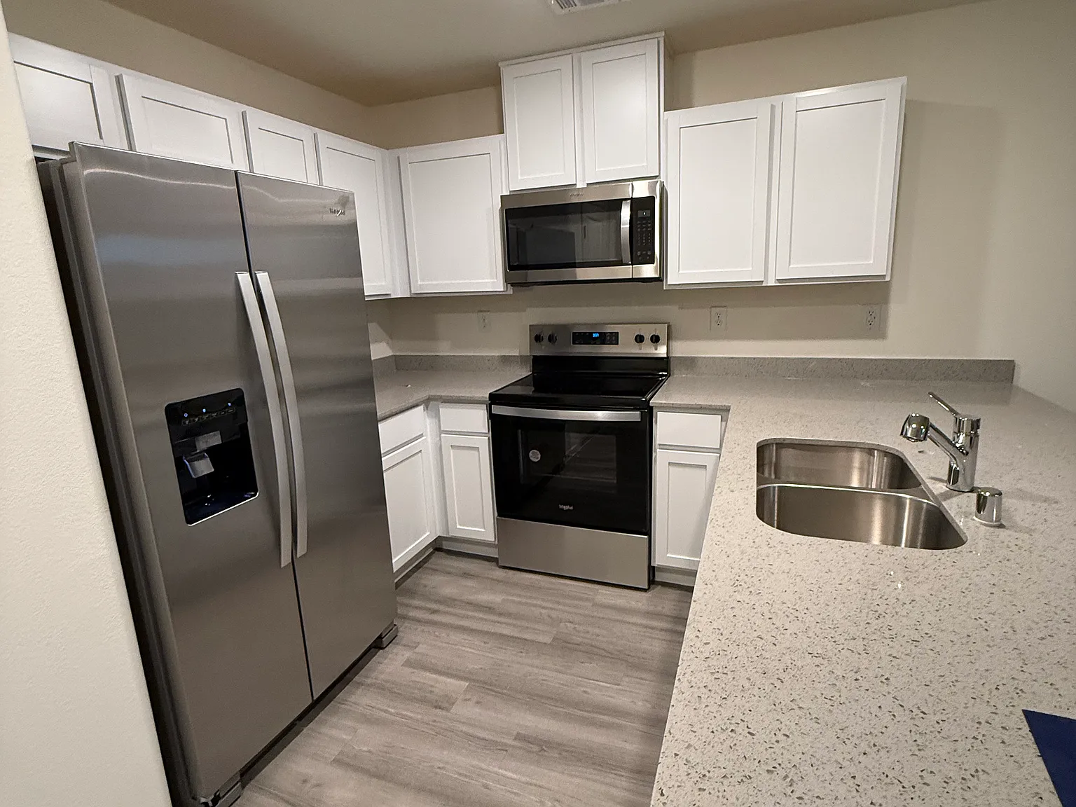 3 bed, 2.5 bath, 1334 sqft, $2,350 — Photo 2