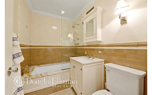 Rented by Douglas Elliman | media 19
