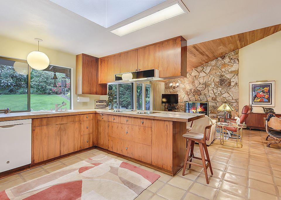 2nd image of 22250 SE 50th St