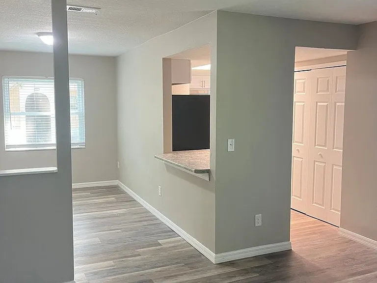 Spring Garden Apartments — Photo 17