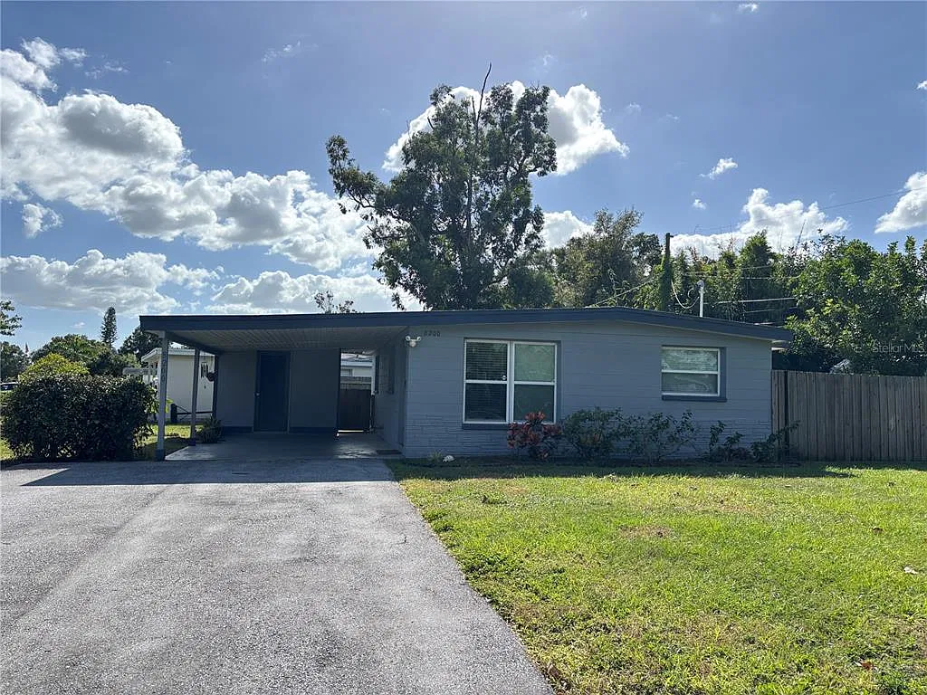 2 bed, 1.0 bath, 744 sqft, $1,850 — Photo 1