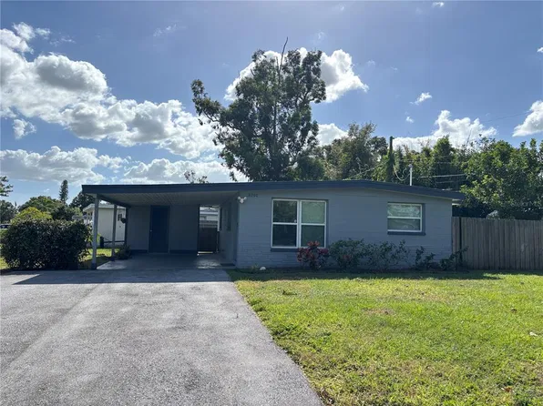 8200 93rd Ave, Seminole, FL 33777